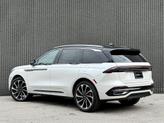 Thumbnail of 2025 White Platinum Clearcoat Metallic Lincoln Nautilus