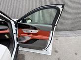 Thumbnail of 2025 White Platinum Clearcoat Metallic Lincoln Nautilus