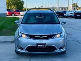 Thumbnail of 2017 Billet Silver Metallic Clearcoat Chrysler Pacifica