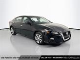 Thumbnail of 2022 Super Black Clearcoat Nissan Altima