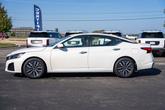 Thumbnail of 2023 Pearl White Tricoat Nissan Altima