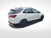 Thumbnail of 2022 Summit White Chevrolet Equinox