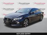 Thumbnail of 2022 Super Black Clearcoat Nissan Altima