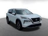 Thumbnail of 2023 Pearl White Tricoat Nissan Rogue