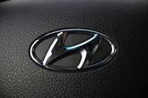 Thumbnail of 2013 Frost White Pearl Hyundai SANTA FE