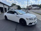 Thumbnail of 2017 White Platinum Tri-Coat Lincoln Continental