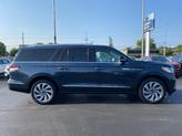 Thumbnail of 2022 Flight Blue Metallic Clearcoat Lincoln Navigator