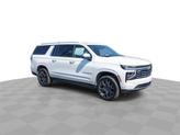 Thumbnail of 2025 Iridescent Pearl Tricoat Chevrolet Suburban