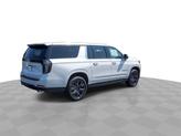 Thumbnail of 2025 Iridescent Pearl Tricoat Chevrolet Suburban