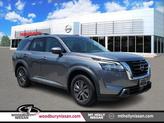 Photo of 2022 Gun Metallic Nissan Pathfinder