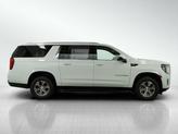 Thumbnail of 2022 Summit White GMC Yukon XL