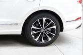 Thumbnail of 2023 Glacier White Solid Bentley Bentayga
