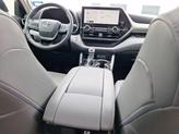 Thumbnail of 2023 Celestial Silver Metallic Toyota Highlander