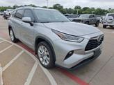 Thumbnail of 2023 Celestial Silver Metallic Toyota Highlander