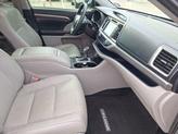 Thumbnail of 2019 Celestial Silver Metallic Toyota Highlander Hybrid