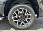 Thumbnail of 2025 Diamond Black Crystal Pearlcoat RAM 1500