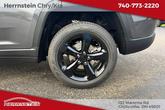 Thumbnail of 2025 Baltic Gray Metallic Clearcoat Jeep Grand Cherokee