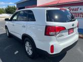Thumbnail of 2015 Snow White Pearl Kia Sorento