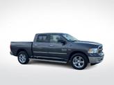 Thumbnail of 2016 Brilliant Black Crystal Pearlcoat RAM 1500