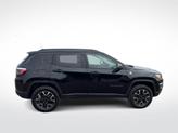 Thumbnail of 2020 Diamond Black Crystal Pearlcoat Jeep Compass