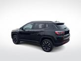 Thumbnail of 2020 Diamond Black Crystal Pearlcoat Jeep Compass
