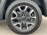 Thumbnail of 2020 Diamond Black Crystal Pearlcoat Jeep Compass