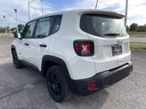 Thumbnail of 2020 Alpine White Clearcoat Jeep Renegade