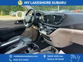 Thumbnail of 2017 Bright White Clearcoat Chrysler Pacifica