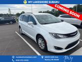 Thumbnail of 2017 Bright White Clearcoat Chrysler Pacifica