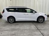 Thumbnail of 2022 Bright White Clearcoat Chrysler Pacifica