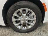 Thumbnail of 2022 Bright White Clearcoat Chrysler Pacifica