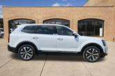 Thumbnail of 2021 Glacial White Pearl Kia Telluride