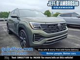Photo of 2025 Deep Black Pearl Effect Volkswagen Taos