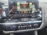 Thumbnail of 2025 White / Black Nissan Pathfinder