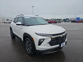 Thumbnail of 2025 Iridescent Pearl Tricoat Chevrolet Trailblazer