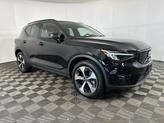 Thumbnail of 2024 Onyx Black Metallic Volvo XC40