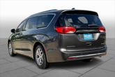 Thumbnail of 2017 Granite Crystal Metallic Clearcoat Chrysler Pacifica
