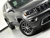 Thumbnail of 2017 Gray Jeep Grand Cherokee
