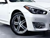 Thumbnail of 2018 White INFINITI Q70