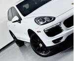 Thumbnail of 2018 White Porsche Cayenne