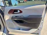 Thumbnail of 2017 Billet Silver Metallic Clearcoat Chrysler Pacifica
