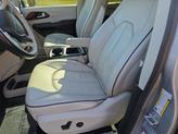 Thumbnail of 2017 Billet Silver Metallic Clearcoat Chrysler Pacifica