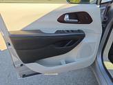 Thumbnail of 2017 Billet Silver Metallic Clearcoat Chrysler Pacifica