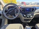 Thumbnail of 2017 Billet Silver Metallic Clearcoat Chrysler Pacifica