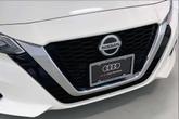 Thumbnail of 2022 Pearl White Tricoat Nissan Altima