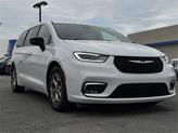 Thumbnail of 2024 Bright White Clearcoat Chrysler Pacifica