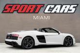 Thumbnail of 2022 Ibis White/Black Roof Audi R8