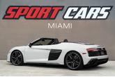 Thumbnail of 2022 Ibis White/Black Roof Audi R8