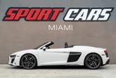 Thumbnail of 2022 Ibis White/Black Roof Audi R8