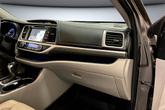 Thumbnail of 2018 Bronze Toyota Highlander